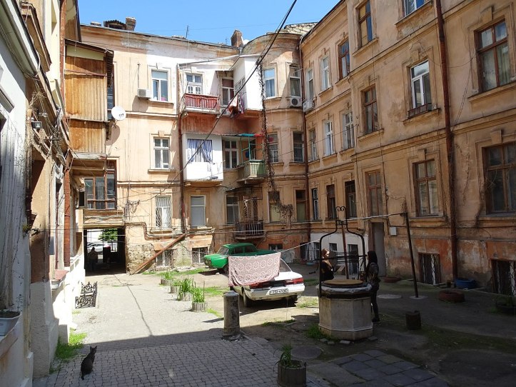Courtyard_of_Jewish_Museum_of_Odessa_-_Odessa_-_Ukraine_(26862799812).jpg